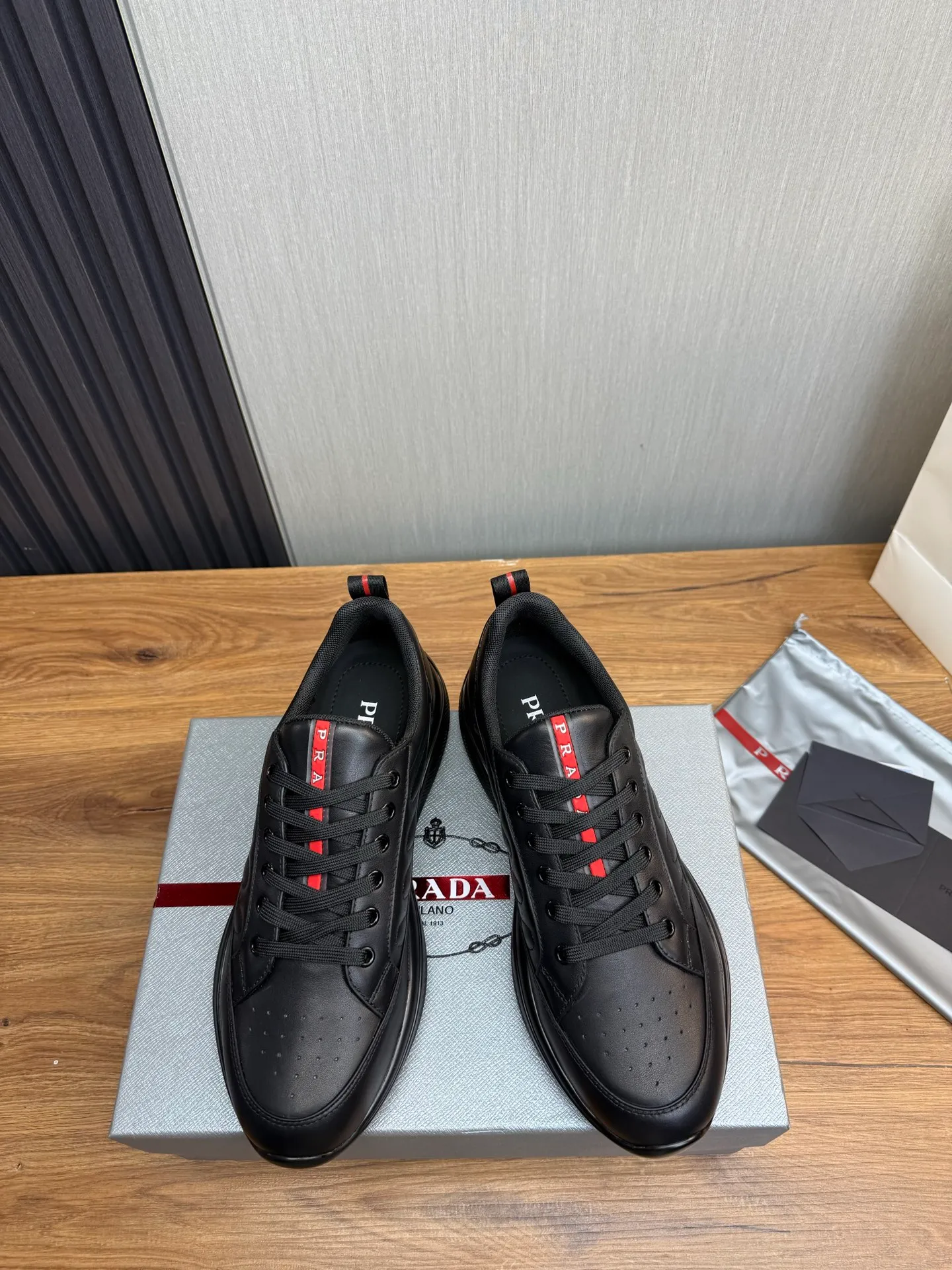 Men's shoes 580💰 [PRADA] Men's shoes are popular in the counter, official website synchronization, 1 high-quality shipment ✔️Original cowhide + cowhide lining, 1🆚1 replica, original sole, 38-45 (45 customized, non-refundable)